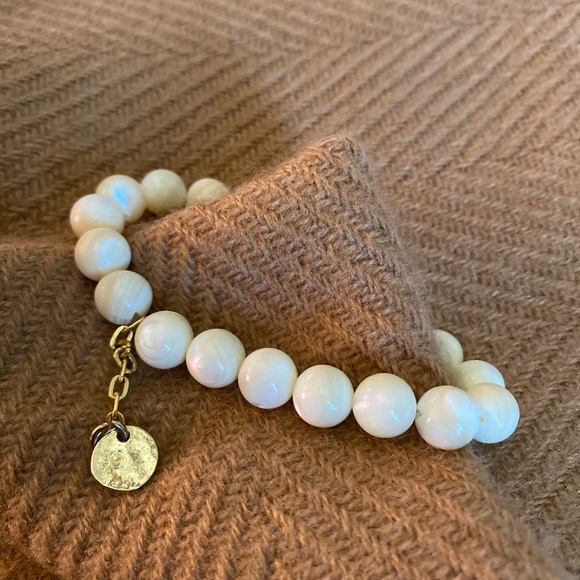 Mother of Pearl/Metal Charm Bracelet Made by Ana - Picture 3 of 4